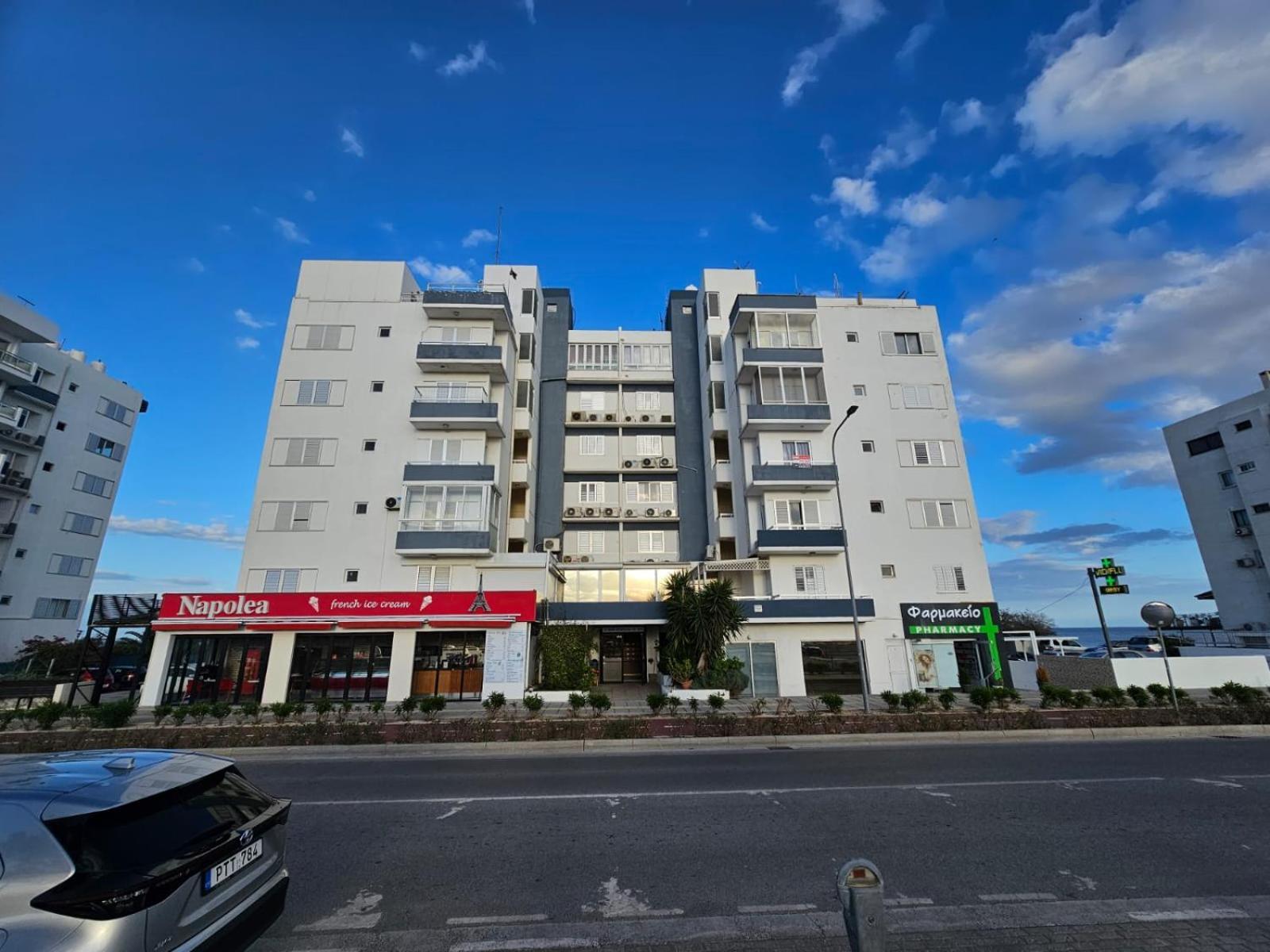 Makenzy Sandy Beachfront Paradise Larnaca Exterior foto