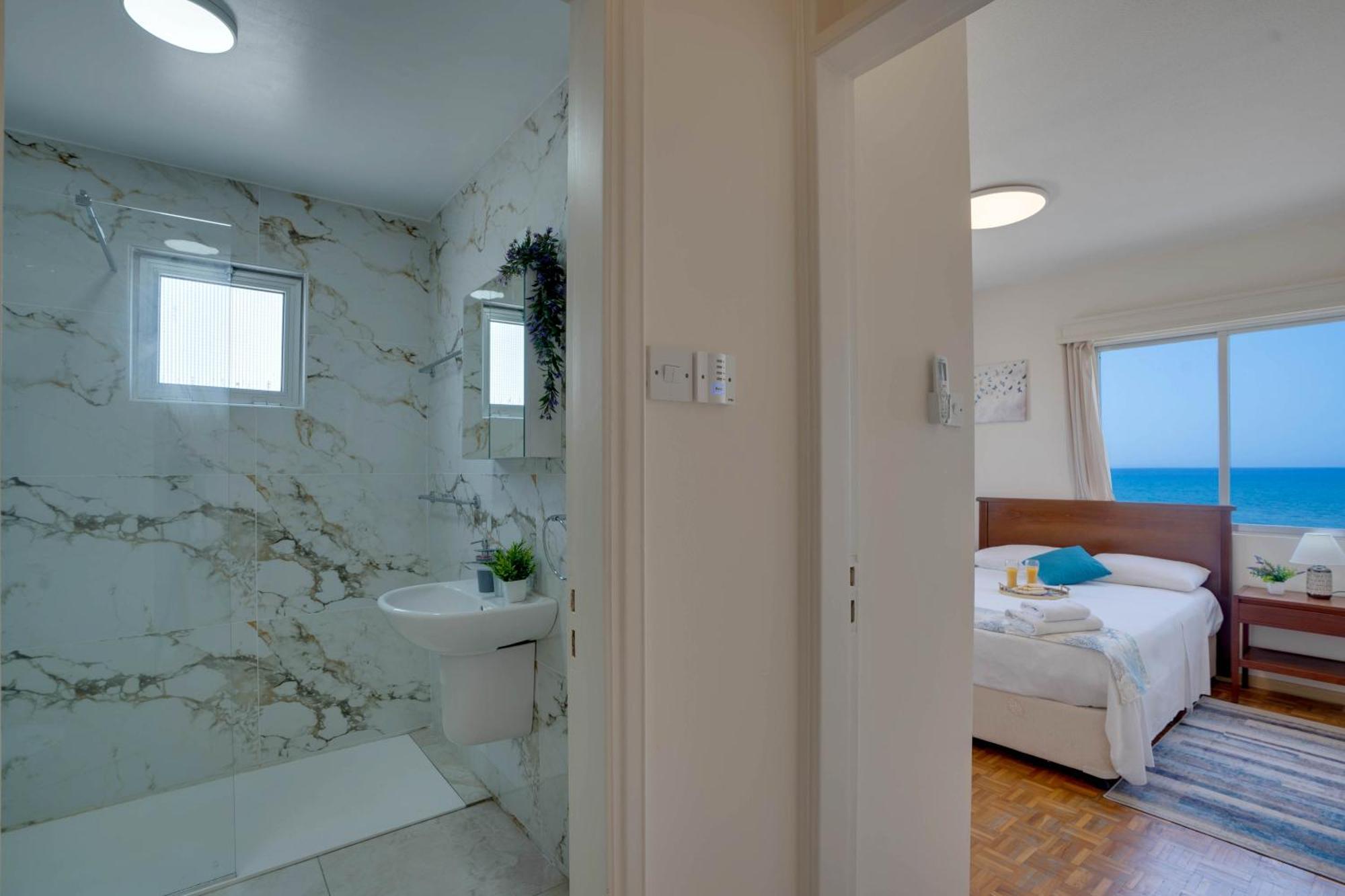 Makenzy Sandy Beachfront Paradise Larnaca Exterior foto