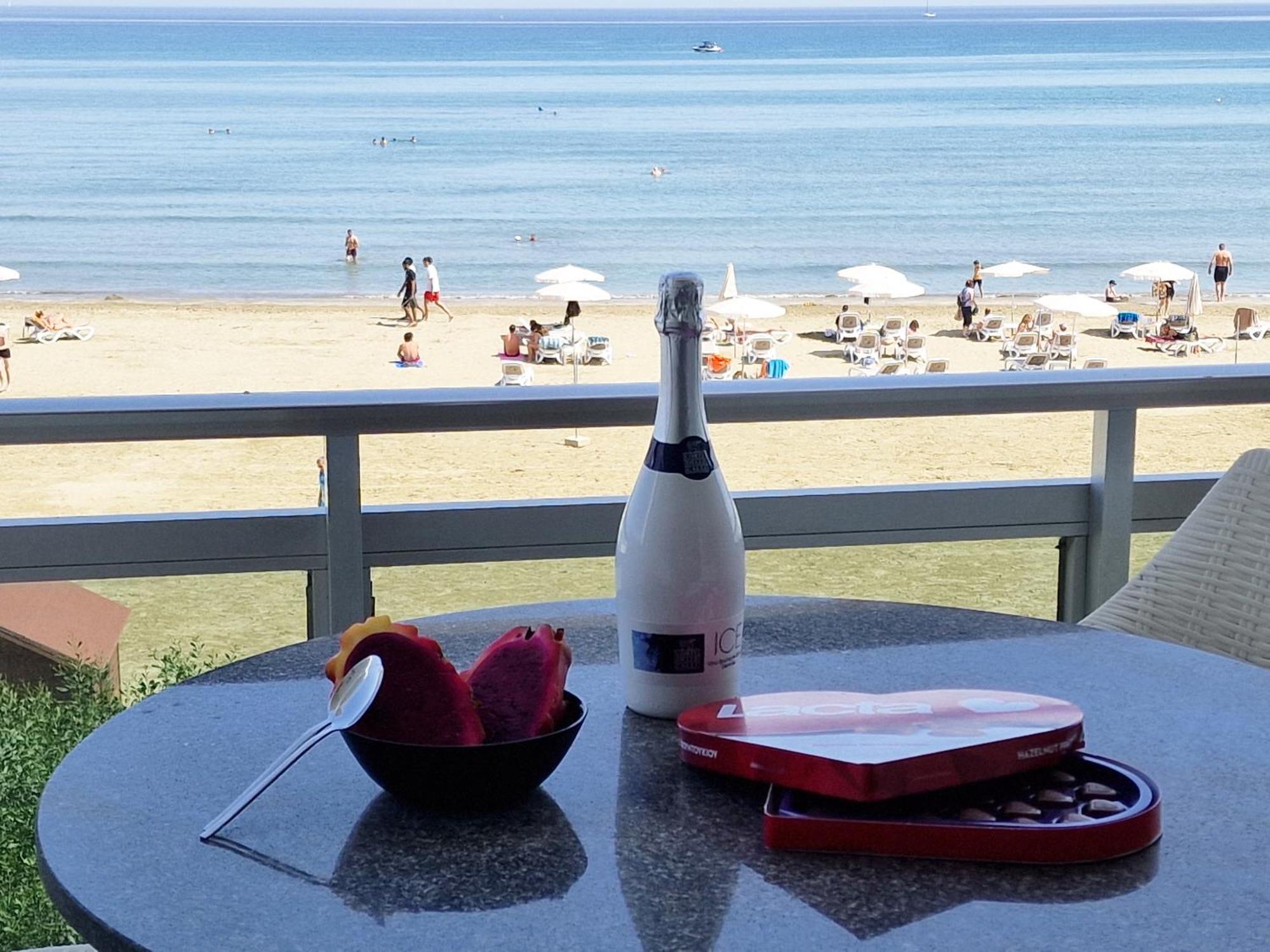 Makenzy Sandy Beachfront Paradise Larnaca Exterior foto