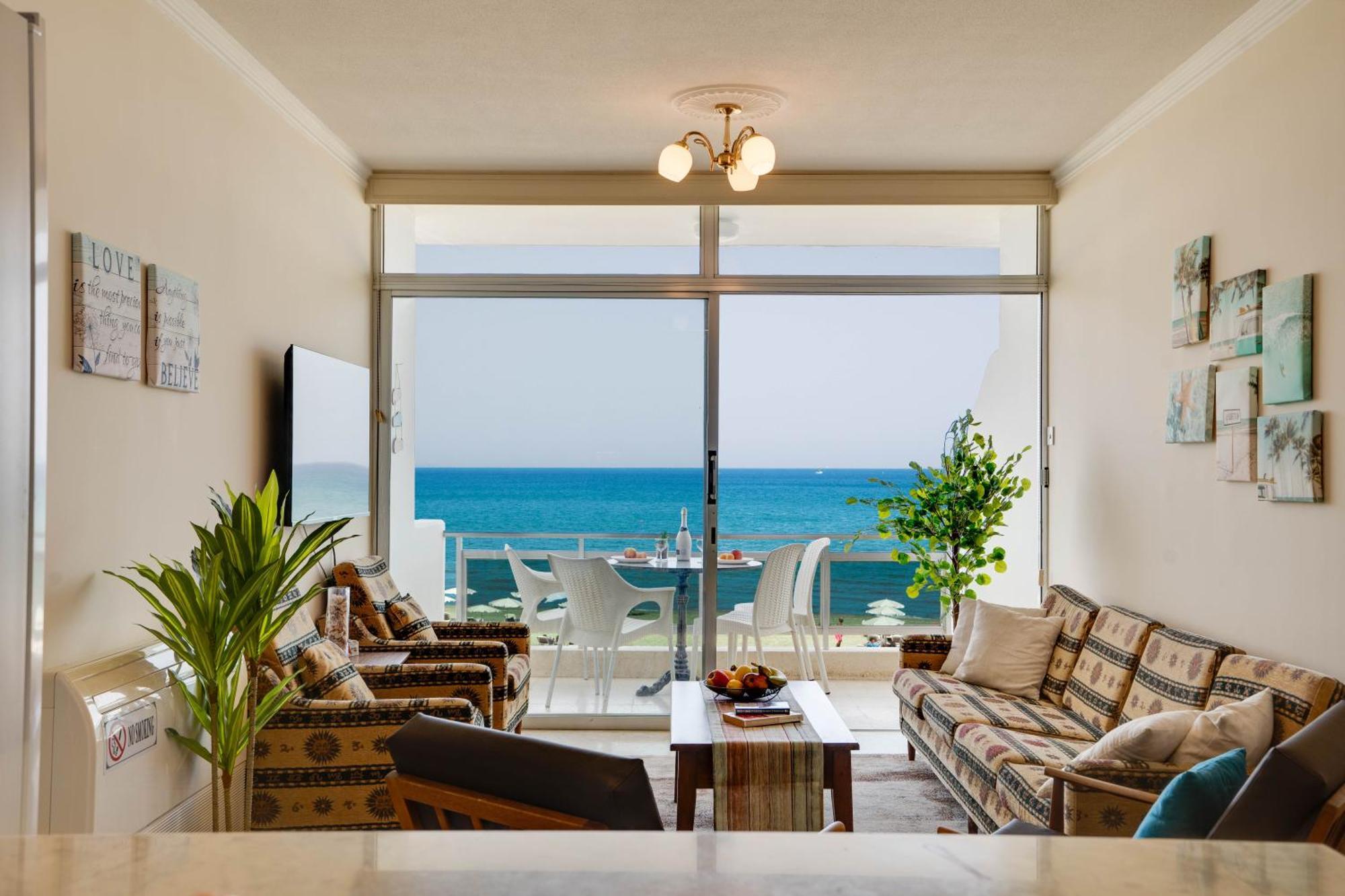 Makenzy Sandy Beachfront Paradise Larnaca Exterior foto